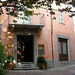 Castelbourg Neive