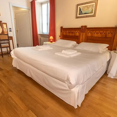 Castelbourg Neive