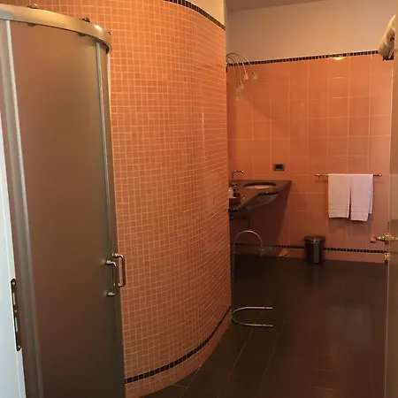 Hotel Castelbourg Neive