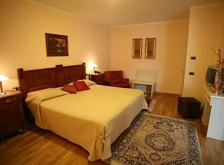 Castelbourg Hotel Neive