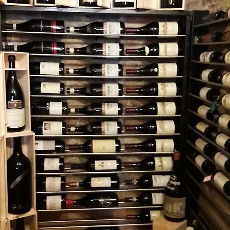 Castelbourg Hotel Neive