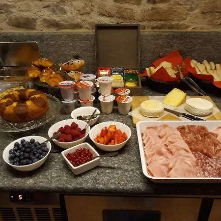 Hotel Castelbourg Neive