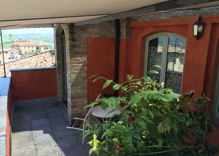 Hotel Castelbourg Neive