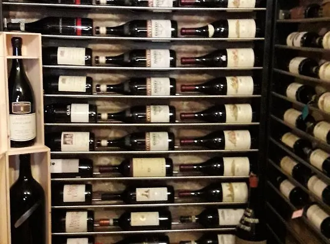 Castelbourg Hotel Neive